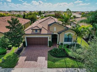 5329 Sundew Dr, Sarasota, FL 34238
