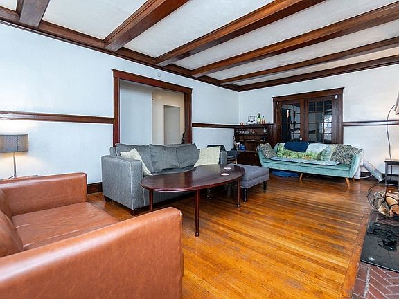 3rd image of 21 Melville Ave