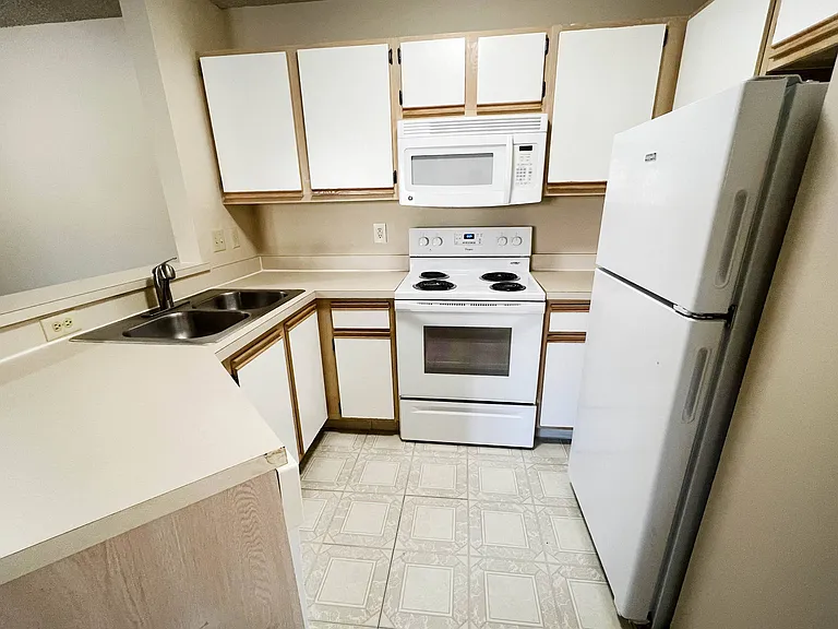 Eagle Crest Apartments — Photo 60