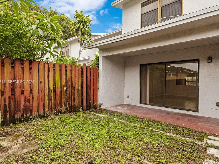 741 NW 105th Ter #TOWNHOUSE — Photo 37
