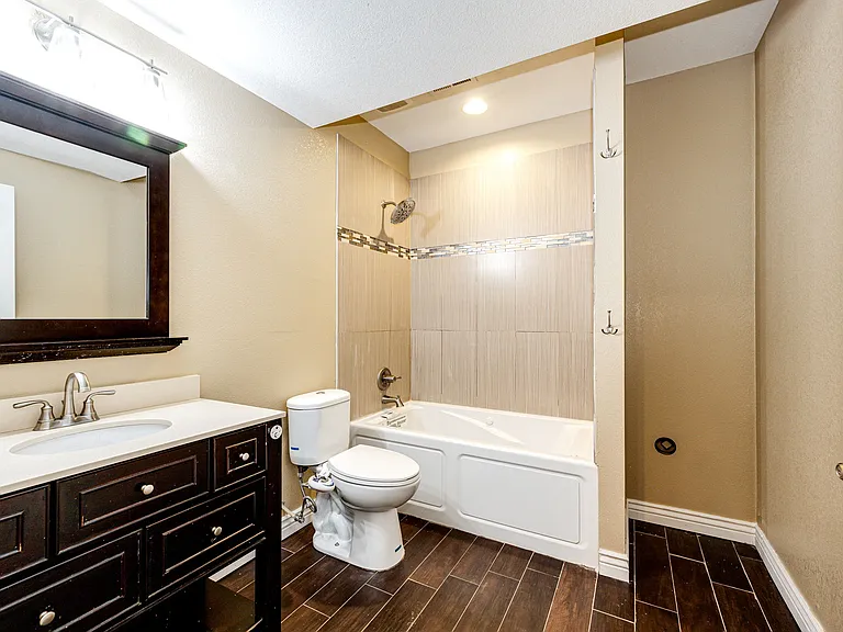 23797 Harwood Ave — Photo 19