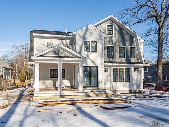 4th image of 176 Highgate St