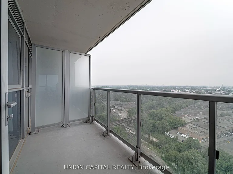 225 Village Green Sq #2010 — Photo 18