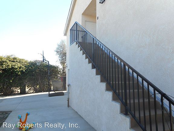 4th image of 1122 W 93rd St