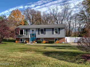 7 Stonefence Rd, Milton, PA 17847
