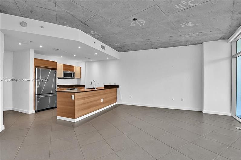 1st image of 3301 NE 1st Ave APT M0205