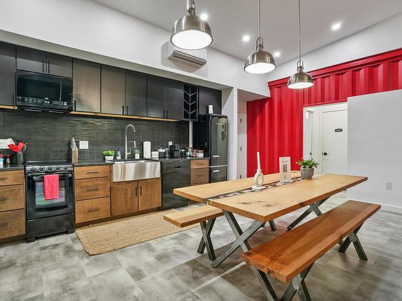 5th image of 26195 Faris Rd