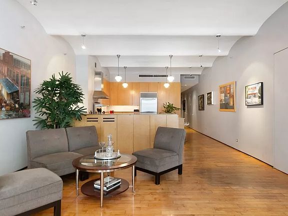 2nd image of 11 W 20th St Floor 7
