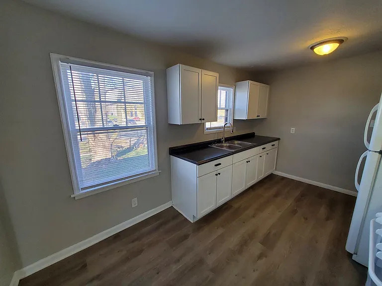 EAT-IN KITCHEN SPACE, W/ PLENTY OF CABINET SPACE