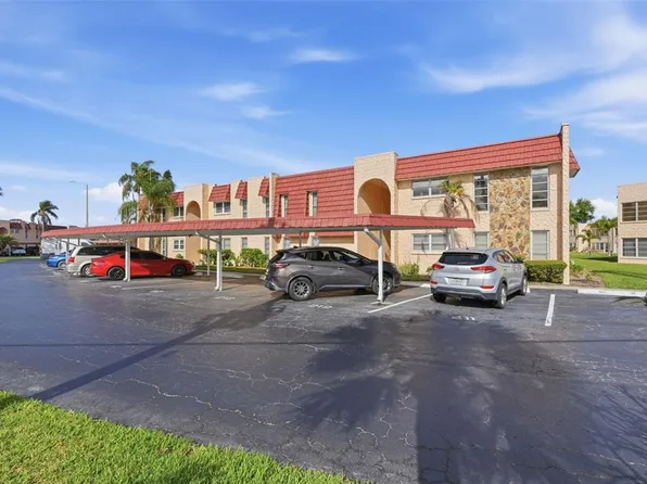 212 Cedarwood Cir #212, Seminole, FL 33777