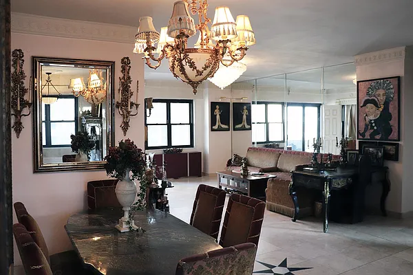 Sold by A & I Broadway | media 38