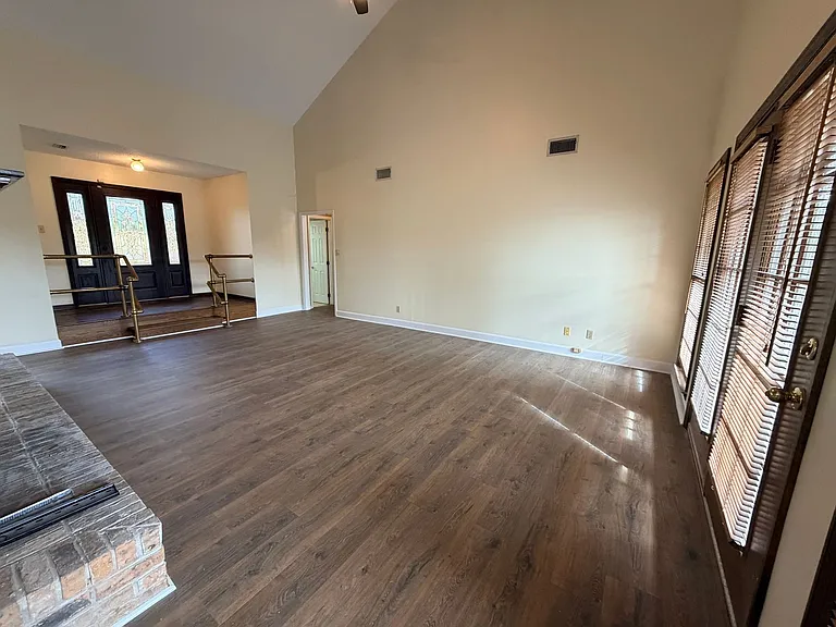 2124 Northwood Cir — Photo 7
