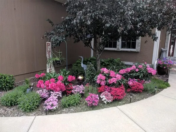29369 Rockwood Ave, Paola, KS 66071