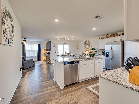 3rd image of 169 Crawford Cir