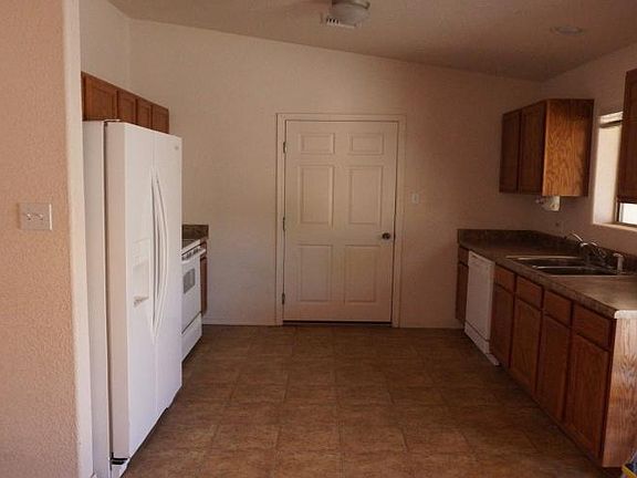 4th image of 10466 S Avenue 10 E