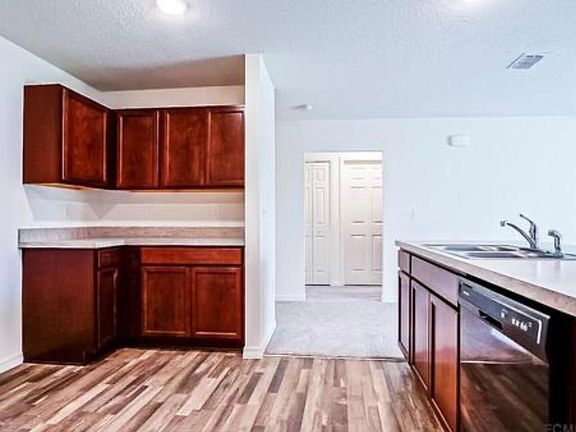 2nd image of 6 White Horse Ln