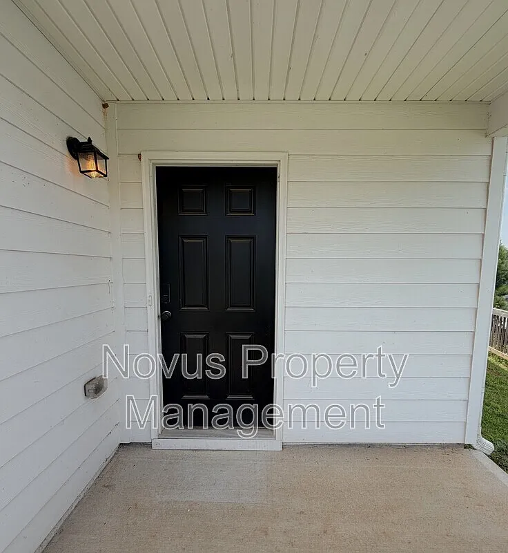 3 bed, 2.5 bath, 1610 sqft, $1,695 — Photo 4