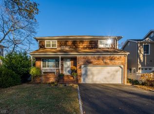 631 Maplewood Ave, Roselle Park, NJ 07204