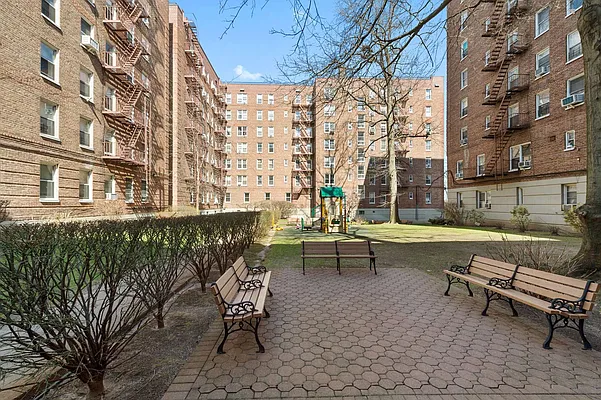 Sold by Keystone Realty USA Corp | media 52