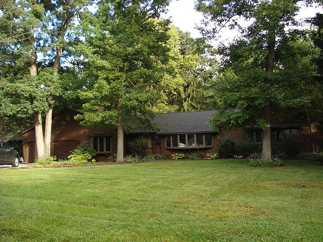 1st image of 16 Waynewood Dr