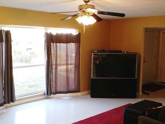 3rd image of 13982 Wildwood Dr