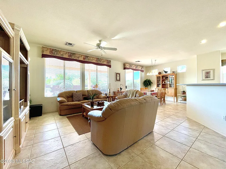 9524 N Twinkling Shadows Way — Photo 2