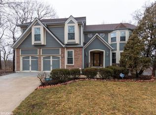 9748 W 115th St, Overland Park, KS 66210