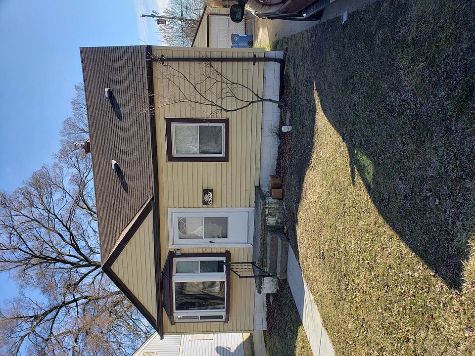 1st image of 26015 Hanover St