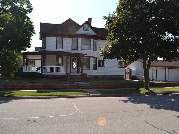 3rd image of 224 4th Ave SE