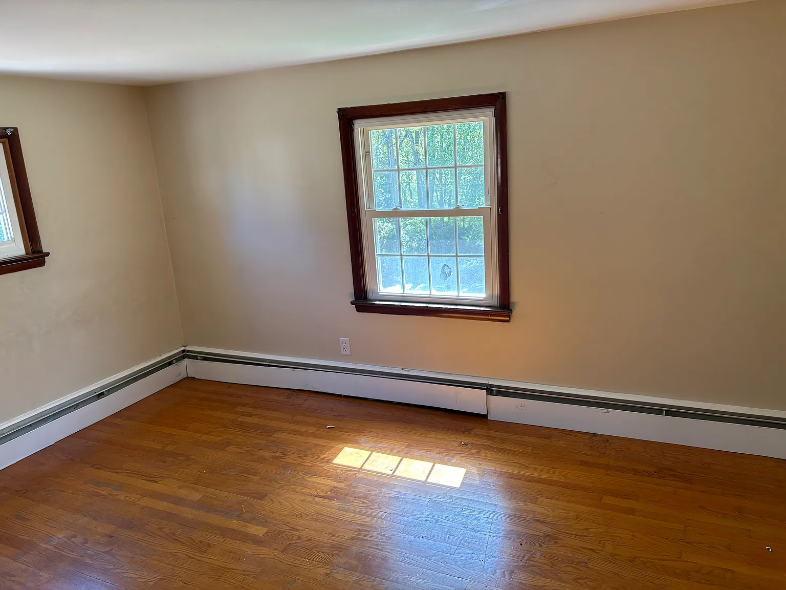 4 bed, 1824 sqft, $2,995 — Photo 2