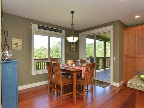 5th image of 271 Hillsdale Dr