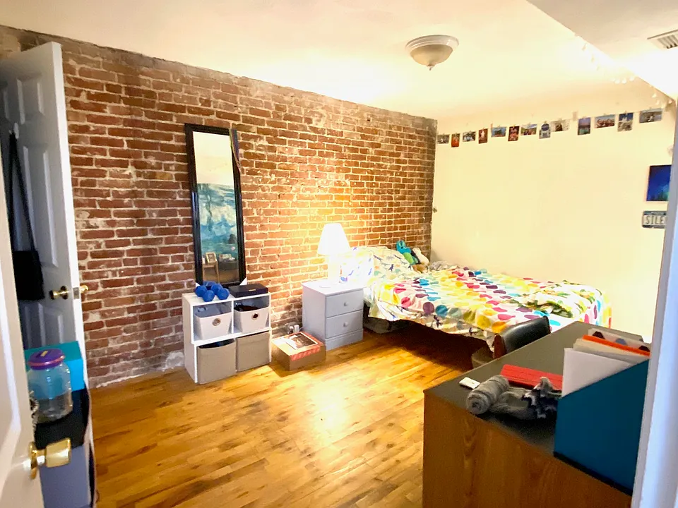 838 Huntington Ave #3