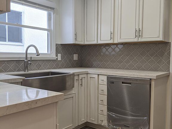 4th image of 515 San Vicente Blvd #A