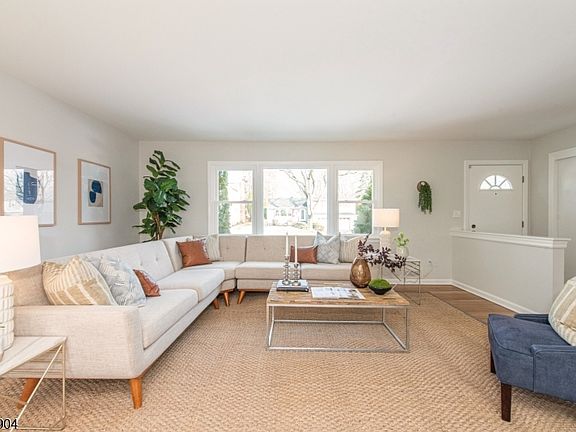 5th image of 33 Tuers Pl