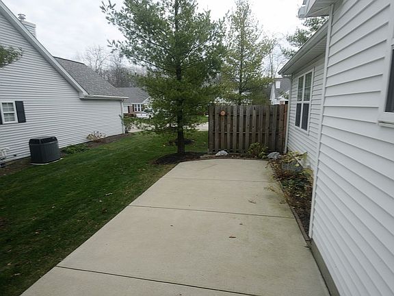 4th image of 413 E Heritage Dr