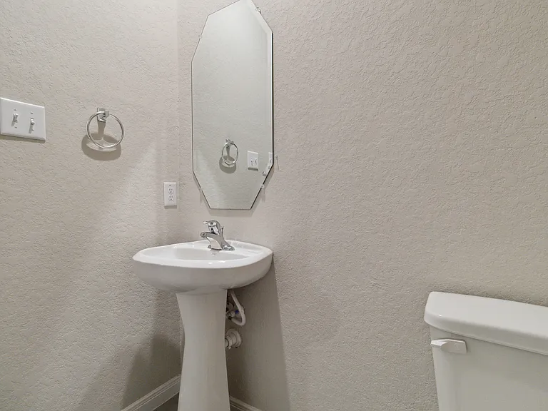 1033 Windflower — Photo 25