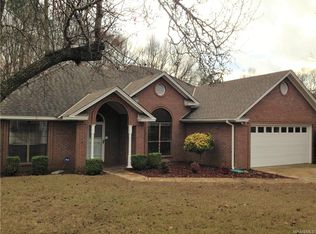 956 Silver Creek Cir, Prattville, AL 36066