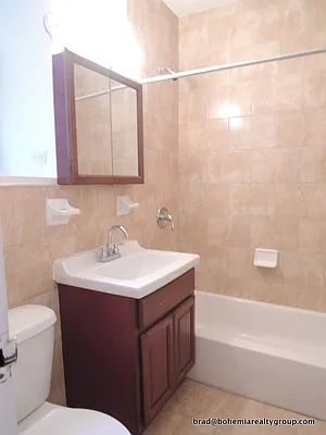 Rented by Bohemia Realty Group | media 34