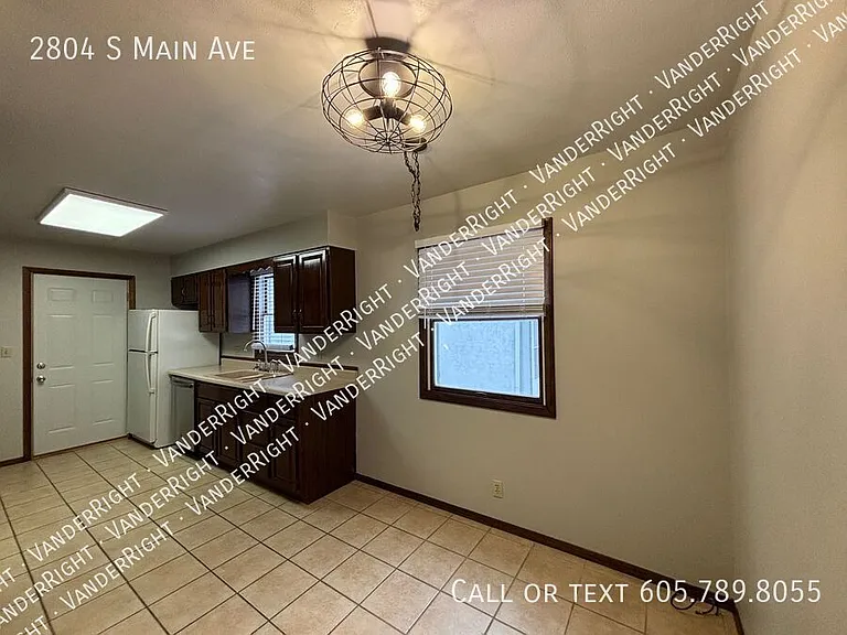 2804 S Main Ave — Photo 5