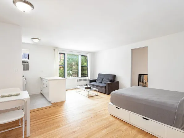 400 W 58th St APT 3C, New York, NY 10019