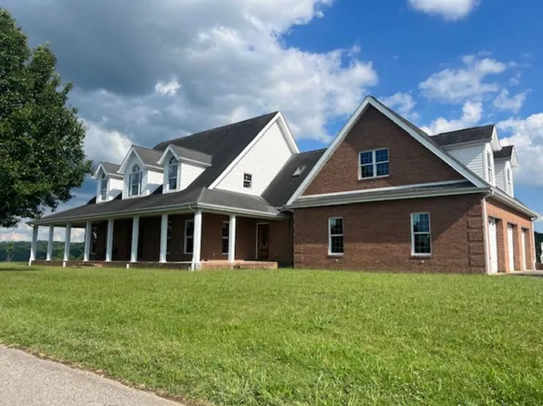 9 Village View Dr, Barboursville, WV 25504