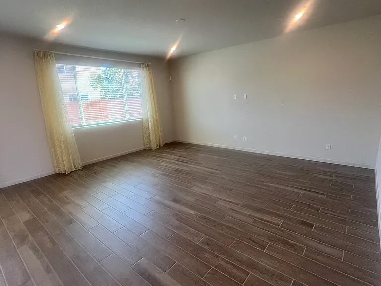 1878 Holland Ln — Photo 29
