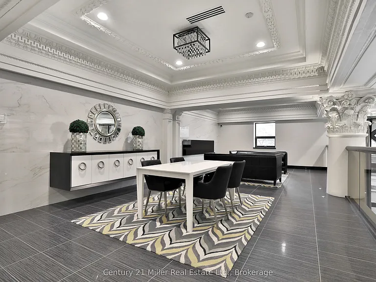 118 King St E #618 — Photo 26