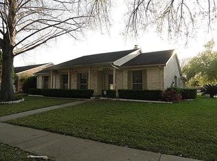 2002 Windy Meadow Dr, Sugar Land, TX 77478