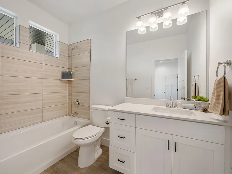737 S Harrison Dr — Photo 12