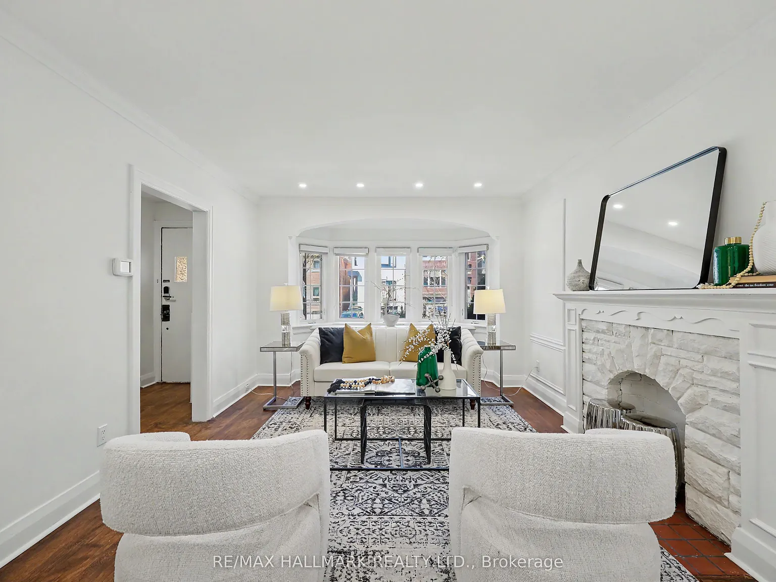 5 bed, $4,690 — Photo 4