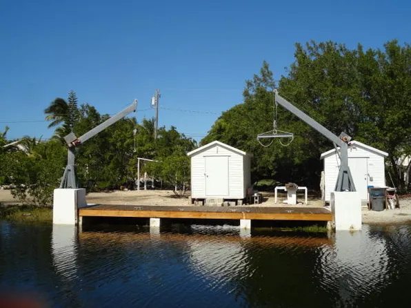 27328 Saint Vincent Ln, Summerland Key, FL 33042