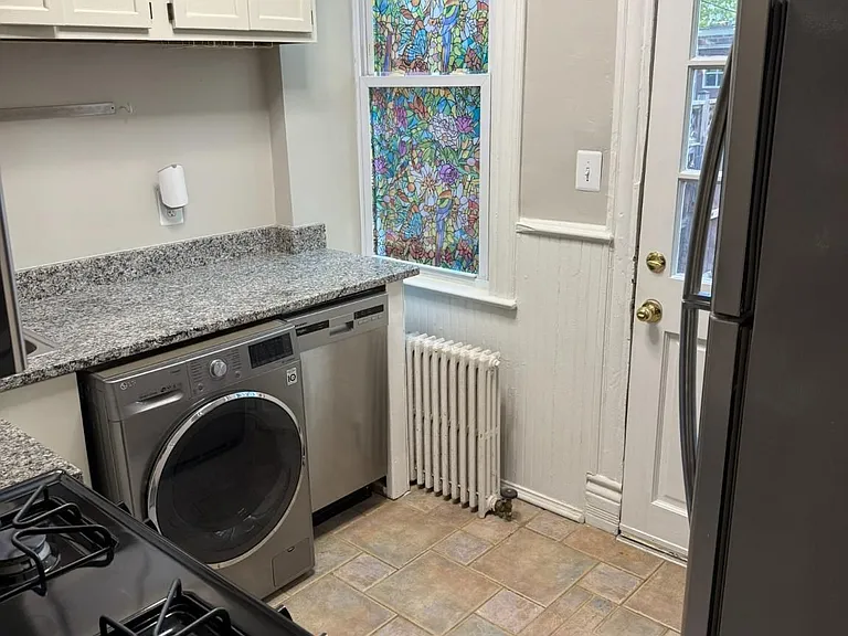 318 N Carolina Ave SE #1 — Photo 5