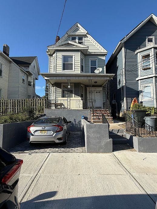 1st image of 125 W 3rd St Floor 2