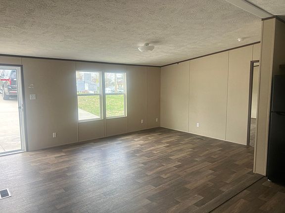 4th image of 215 Westerly Dr